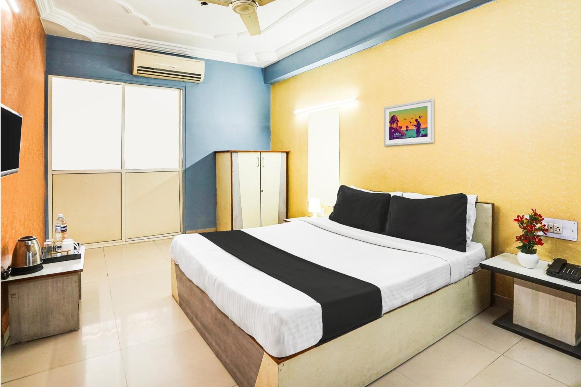 Hotel O Vibrant Residency Ahmedabad Exteriör bild