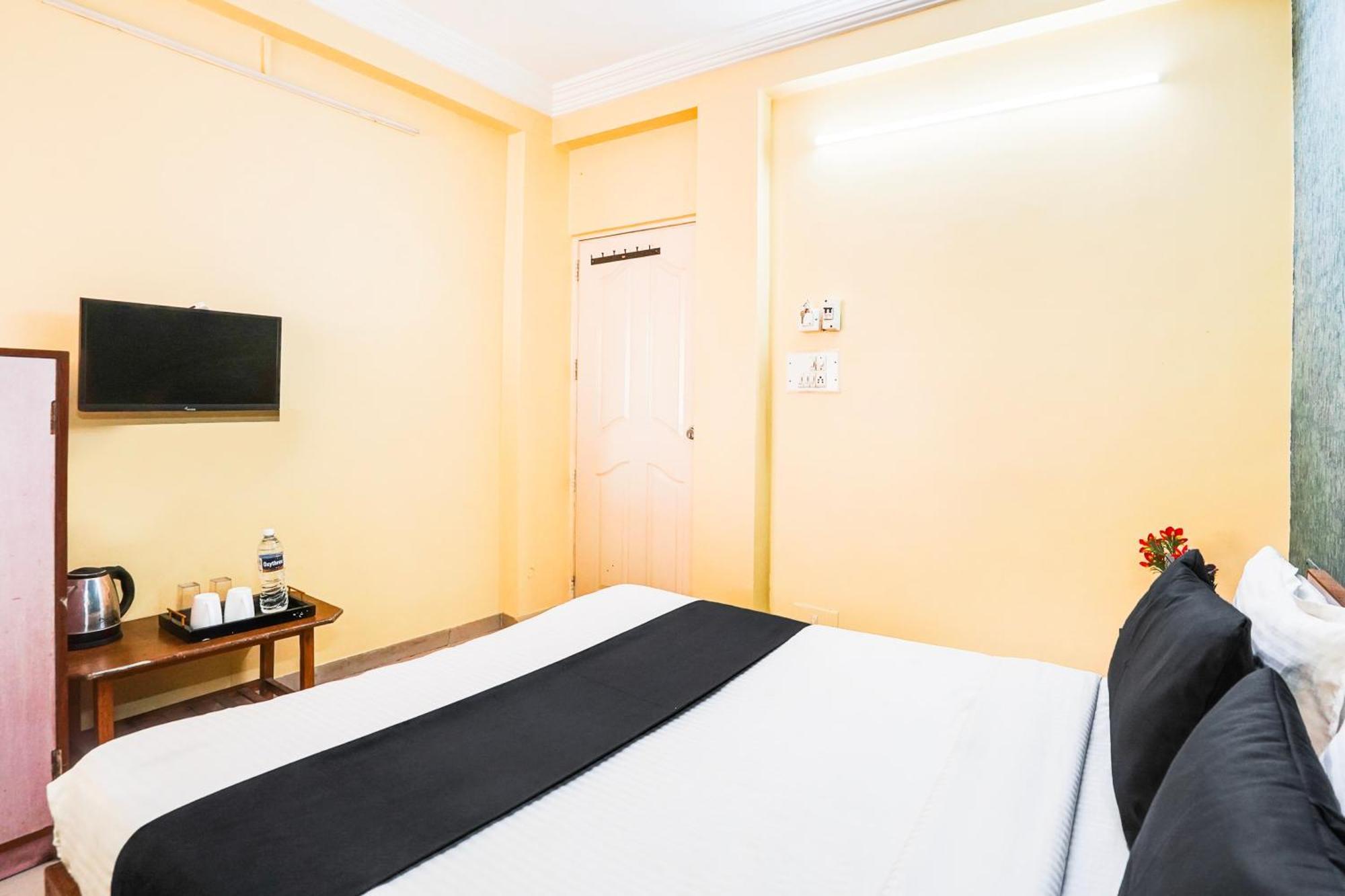 Hotel O Vibrant Residency Ahmedabad Exteriör bild