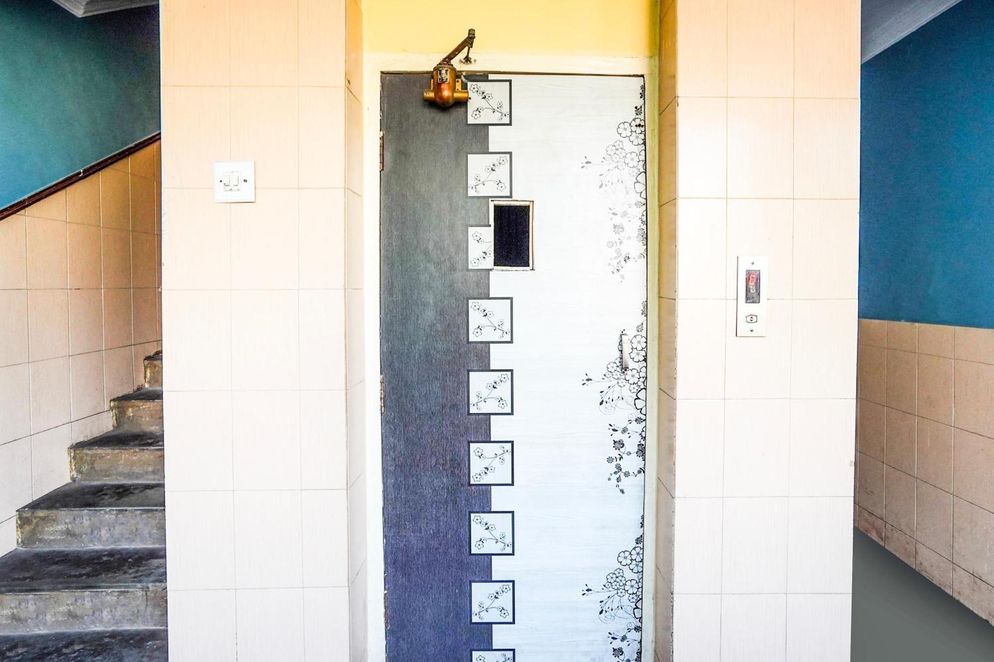 Hotel O Vibrant Residency Ahmedabad Exteriör bild
