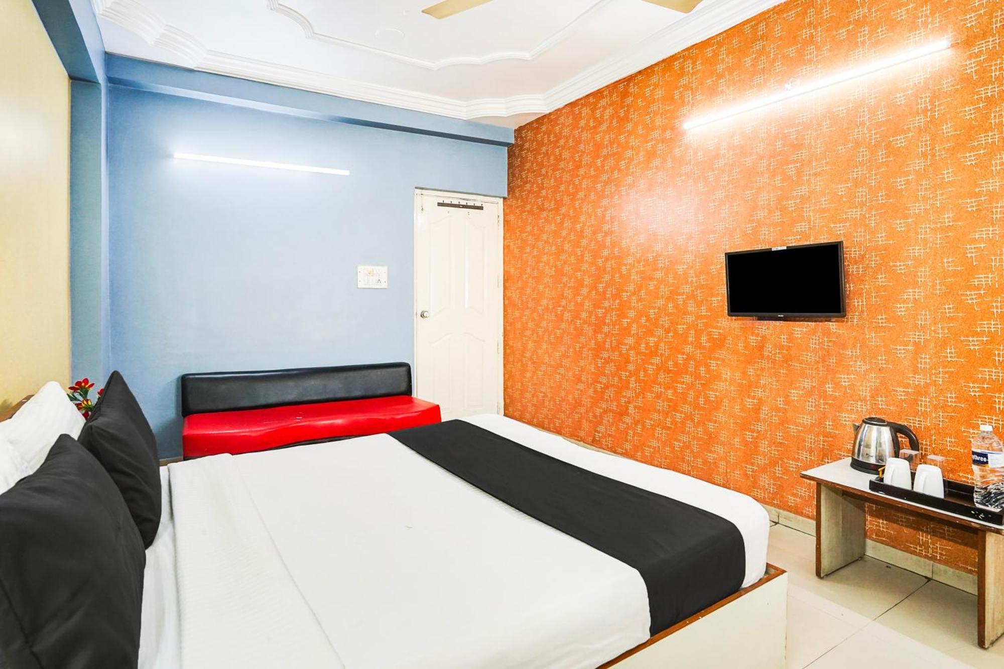Hotel O Vibrant Residency Ahmedabad Exteriör bild